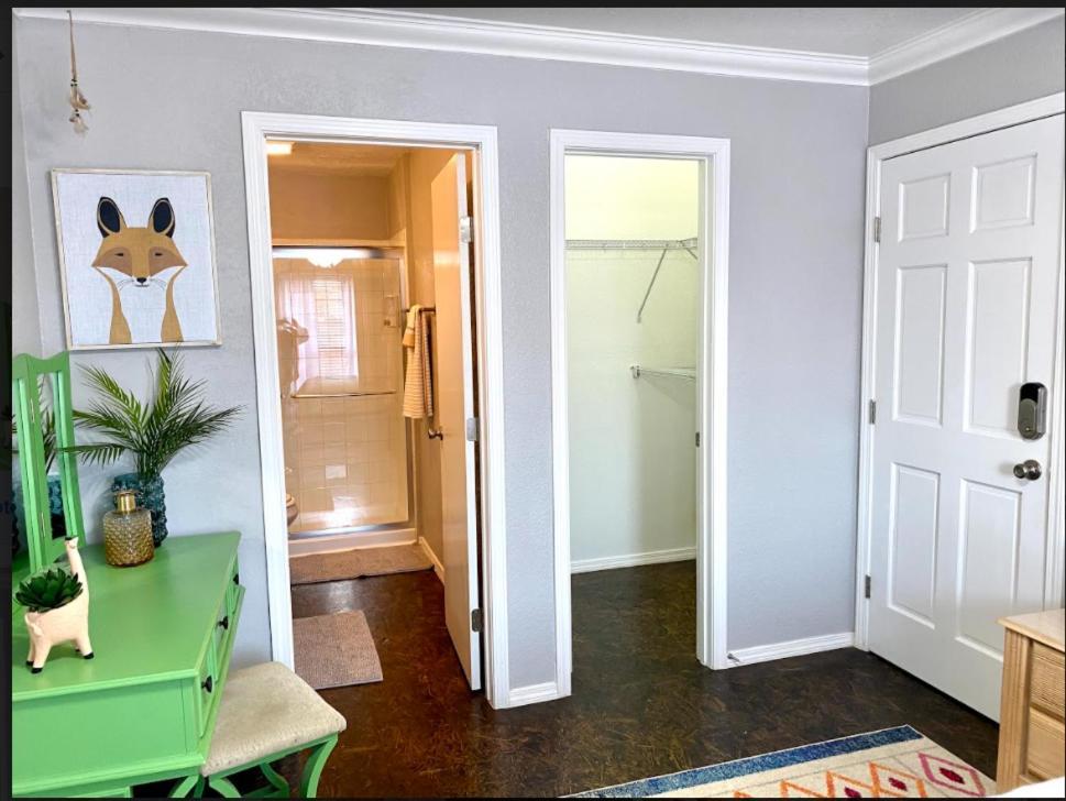 Private Bedroom Suite - Communal House Near Integris Oklahoma Stadt Exterior foto