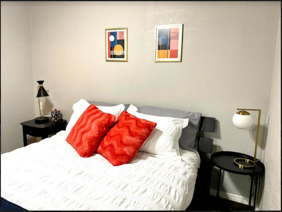 Private Bedroom Suite - Communal House Near Integris Oklahoma Stadt Exterior foto